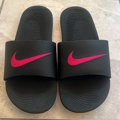 Brand New Size 9 Nike Slides Without Box.Purchased That Way At The Nike Store. Brand New. Black With Hot Pink Nike Swoosh. Nike Sweatsuit, Nike Shoes New, Nike Slides, Nike Air Vapormax Flyknit, Nike Blazers Mid, Pink Nike, Cross Training Shoes, Swim Shoes, Pink Nikes