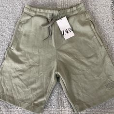 Zara Nwt Sweat Shorts In Green. Elastic Waist. High Waist. Cheap Mid-rise Shorts From Zara, Zara Shorts, Sweat Shorts, Elastic Waist, High Waist, Zara, High Waisted, Womens Shorts, Elastic