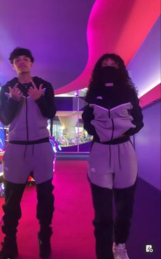 Couple Nike Tech Matching Outfits, Drip Outfit Couple, Couples Nike Tech, His And Hers Nike Outfits, Matching Tech Fleece Couples, Matching Essentials Tracksuit Couple, Twin Outfit Ideas Friends, Nike Matching Set Outfit Couple, Drip Couple Goals