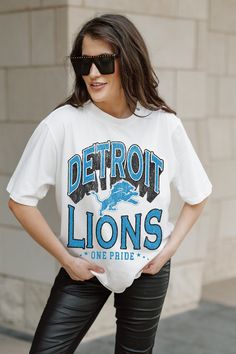 Gameday just got better with our Detroit Lions oversized short sleeve crewneck tee. Crafted from super soft fabric, it's destined to become your new fan favorite! Oversized Crewneck, Detroit Lions, Soft Fabric, Soft Fabrics, Lion, Crew Neck, Fan, Fabric, How To Wear