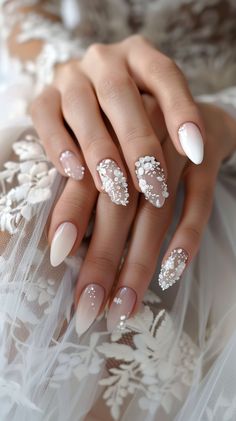 Nail Bride Wedding, Nail Art Wedding Elegant White, Wedding Nail Ideas For The Bride, Bride To Be Nails, Wedding Nails Pearl, Nail Designs For Brides, Wedding Nails For Bridesmaids, Wedding Nails Design The Bride