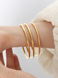 Geometric Solid Color Bracelet Accessories SILVER-L Plain Gold Bangles, Solid Gold Bangle, Geometric Solids, Simple Bangle, Fancy Jewellery Designs, Color Bracelet, Geometric Bracelet, Gold Bridal Jewellery Sets, Bracelet Accessories