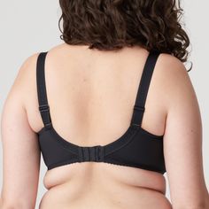 Three-piece underwire bra with a unique fit and a modern, airy look. With subtly shimmery embroidery on the cups and straps.  Charbon is as timeless as black, but doesn’t contrast as starkly with your skin. Correct Bra Sizing, Embroidery Bow, Twist Styles, Twist Style, Strapless Bandeau, Unique Fits, Full Cup Bra, Bra Types, Cup Bra