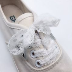 Winter Wedding Boots, Lace Shoelaces, Black Tennis Shoes, Outdoor Sneakers, Wedding Boots, Shoe Lace Tying Techniques, Black Shoe, Shoe Lace Patterns, Shoe Lace