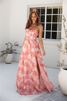 Feel like you're flying through the clouds in the Dainty Events Strapless Maxi Dress in Pink. With a soft. billowy texture and romantic floral print. this dress will soar with you through your wildest dreams.  Maxi dress. true to size Strapless with... Strapless Floral Prom Dress, Mexico Beach Wedding Guest Dress, Glitter Prom Dresses, Gathered Bodice, Vestidos Color Rosa, Short Summer Dresses, Sequin Prom Dresses, Prom Dress Shopping, Strapless Maxi