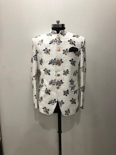 sizes36,38,40,42,44,46,48,50,52,54 Nehru Jacket For Men, Mens Wear Wedding, Blazer For Men, Floral Print Blazer, Indian Wedding Wear, Nehru Jackets, Printed Blazer, Blazers For Men, Wearing Clothes