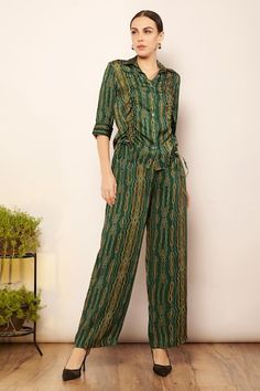 Dark green shirt with checkered print all over. - Aza Fashions Elegant Printed Green Shirt, Elegant Green Printed Shirt, Green Printed Workwear Shirt, Green Printed Shirt For Work, Green Printed Shirt For Workwear, Collar Shirt For Women, Dark Green Shirt, Checkered Top, Green Checkered