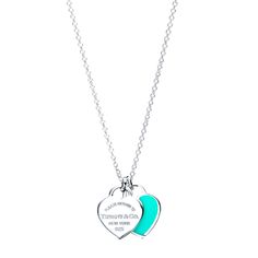 Blue Double Heart Tag Pendant Authentic Return To Tiffany Collection Is A Classic Reinvented. A Delicate Duo Of Engraved Tags On A Simple Link Chain Exudes Sophistication And Elegance. Worn A Handful Of Times. It’s In Mint Condition. Comes With Box, Dust Bag And Gift Bag. Jewelry Tiffany, Tiffany And Co Necklace, Return To Tiffany, Heart Tag, Tiffany Co Jewelry, Birthday Wishlist, Double Heart, Tiffany & Co., Link Chain