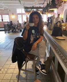 Winter Women Outfits, Air Jordan 1 Obsidian, Cute Lounge Outfits, Athletic Shoes Outfit, High Top Jordans, Jordan 1 Obsidian, Sneakers Outfit Casual, Lounge Outfits