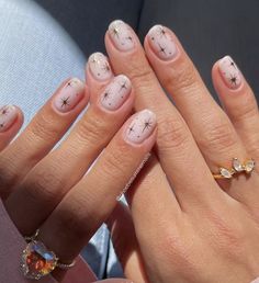 27 Short, Minimal Nail Ideas You'll Definitely Want to Copy Simple Nails Pattern, Minimal Gel Nail Designs, Biab Designs Ideas Short, Structured Manicure Ideas Short Nails, Nails With Minimal Design, Winter 2023 Nail Trends, Minimal Nail Ideas, Anniversary Nails, Minimal Nail