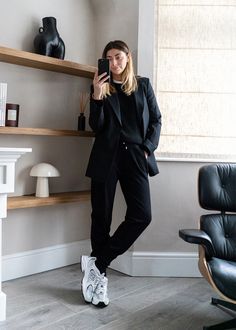 Black Joggers Outfit, Joggers Outfit Women, Wfh Outfits, Blazer Outfits For Women, Look Formal, Joggers Outfit