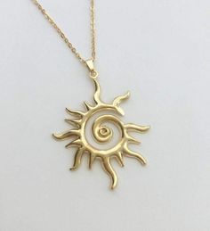 Sun Charm, Hippie Look, Girly Jewelry, Jewelry Inspo, Summer Jewelry