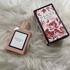 Brand New Gucci Bloom 2 Available 50ml 1.6fl Notes: Top - Rangoon Creeper Middle - Tuberose Base - Jasmine Bud Gucci Bloom Is The First Fragrance Created By The Current Creative Director Alessandro Michele Bloom Aroma Will Transport You To A Verdant Garden Gucci Bloom Mini, Rangoon Creeper, Gucci Makeup, Gucci Nails, Gucci Bloom, Satin Lipstick, Beauty Bundle, Bronzing Powder, Lipstick Set