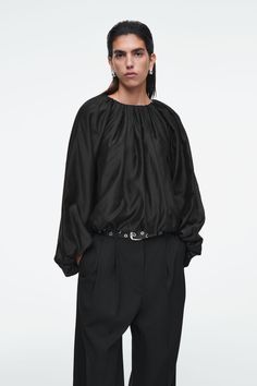 PARACHUTE BLOUSE Lyocell Fabric, Men Trousers, Rounded Neckline, Fresh Cut, Black Blouse, Raglan Sleeve, Chemicals, Shirt Blouses, Black Women