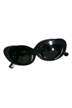 Vintage inspired, rounded cat-eye silhouette sunnies. Wear them on a daily basis to elevate all your looks. 100% Acetate Handmade Design, Custom Items, Modern Woman, Cat Eye, Sunnies, Vintage Inspired, How To Wear, Black