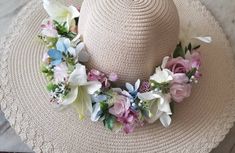 2 in 1 - Stunning wide brim  straw hat and adjustable flowers  hair crown. Perfect for formal events, denim outfit, beach, garden and tea party.  The colors of the flowers can be customized.             Shipping to Europe takes 12-16 days              Shipping to US takes 3-4 weeks. Pink Bohemian Sun Hat For Garden Party, Bohemian Pink Sun Hat For Garden Party, Bohemian Sun Hat For Spring Party, Bohemian Straw Hat For Spring Party, Summer Straw Hat With Adjustable Flower Shape, Pink Flower Hat For The Beach, Pink Flower Hat For Beach, Pink Summer Straw Hat For Garden Party, Summer Pink Straw Hat For Garden Party