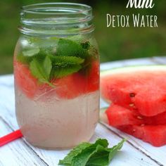 Big picture Mint Water Benefits, Cucumber Mint Water, Mint Detox Water, Healthy Detox Cleanse, Detox Waters, Mint Water, Lemon Detox, Detox Diet Plan