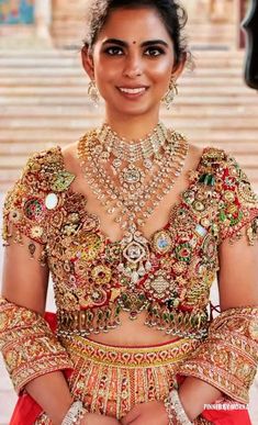 Abu Jani Sandeep Khosla - India Lucky Picture, Rajasthani Jewellery, Asian Bridal Hair, Monday Outfit, Islamic Motifs, Bridal Sarees South Indian, Trendy Outfits Indian, Best Blouse Designs, Backless Blouse Designs