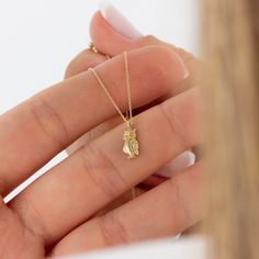 The minimal owl necklace is an ideal choice for women who prefer fine jewelry that is versatile for everyday wear. It is the perfect addition to your collection and is a thoughtful gift that carries a message of wisdom and insight. NECKLACE DETAILS * Material:14 carat solid gold * Weight: 1.03 grams (with 16 inch chain) * Dimensions: 6mm x 12mm * Chain: Cable * Style: Minimalist * Free Express Shipping Worldwide * 100% Handmade * Gift wrapping * Yellow and rose gold options are available * Pleas Small Gold Chain, Gold Owl, Small Owl, Owl Pendant Necklace, 20 Inch Necklace, 16 Inch Necklace, Owl Gifts, Owl Necklace, Owl Jewelry