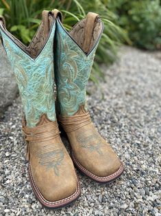 Laredo Women's Sadie Tan & Turquoise Square Toe Cowgirl Boots 5847 Light Brown Cowboy Boots, Square Toe Cowgirl Boots, Height Insoles, Tan Square, Cowgirl Boots Square Toed, Cute Cowgirl Boots, Womens Cowgirl Boots, Western Shoes, Bota Country