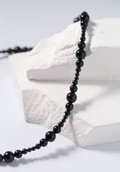 Material: Black Onyx Size: necklace circumference 37-44cm Weight: 21.5g Black Onyx Necklace, Gradient Design, Onyx Bead, Black Agate, Unique Gemstones, 925 Silver Jewelry, Swarovski Pearls, Smokey Quartz, Keep Jewelry