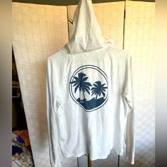 New With Tag Size Medium White Sporty Hoodie For Leisure, Sporty White Hoodie For Leisure, White Drawstring Hood Sweatshirt For Leisure, White Hooded Sweatshirt For Leisure, White Cotton Leisure Hoodie, White Cotton Hoodie For Leisure, White Hoodie Top For Outdoor, White Hoodie For Outdoor, White Cotton Sweatshirt For Outdoor