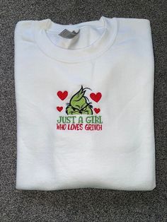 Grinch Crewneck, Christmas Crewneck Sweatshirt Grinch, Immagini Grinch, The Grinch Clothes, Grinch Clothes, O Grinch, Grinch Sweatshirt, Grinch Stuff