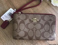 Luxury Coach Wallet, Cute Coach Wallet, Luxury Elegant Coach Wallets, Luxury Stuff, Coach Outlet, Fits Inspo