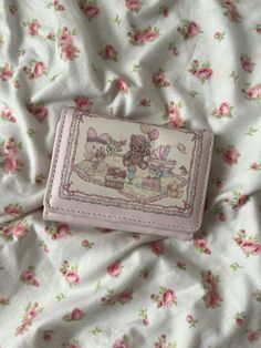 #coquette #pink Aesthetic Wallet Vintage, Wallet Coquette, Coquette Altoids Wallet, Cinnamoroll Wallet, Cheap Kawaii Pink Wallets, Coquette Pink, Cute Bags, Wallet