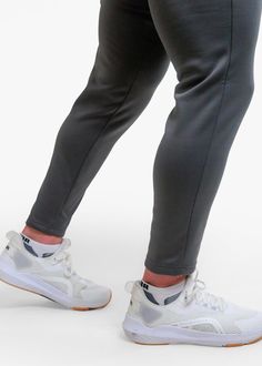 Enhance your workout wardrobe with DMoose Effortless Joggers in grey. These lightweight joggers are crafted from a 100% polyester, providing a four-way stretch for unrestricted movement. They feature moisture-wicking and quick-drying fabric, elastic on the back waistband, and convenient side pockets for essentials. The reflective logo adds visibility, making these joggers perfect for both intense gym sessions and casual wear, offering ultimate comfort and style. Lightweight Joggers, Knee Wraps, Workout Wardrobe, Wrist Wrap, Wrist Support, Black Friday Sale, Weight Lifting, Best Sellers, Moisture Wicking