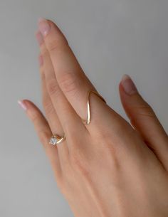 ✦ The Ring Shown in the Picture Plain Wave Wedding Band ✦ Band Details✧ Type: Plain Wave Wedding Band ✦ Ring Details✧ Metal: Gold (10KT, 14KT, 18KT)✧ Metal Tone: Yellow, White, Rose Minimalist Ring Design, Gold Ring Minimalist, Silver Ring Inspiration, Gold Ring Designs Unique, Ring Designs Silver, Ring Designs Unique, Finger Ring Design, Minimalist Ornaments, Minimalistic Rings