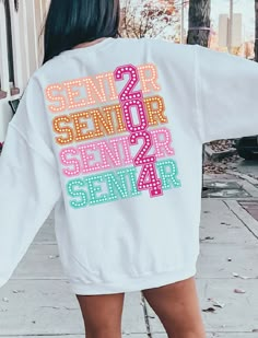 Senior T Shirts Ideas Design 2025, Senior Shirt Ideas 2025 Trendy, Class Of 2025 Shirt Ideas, Senior Class Shirts Design, Senior Shirt Ideas, Senior Pants, Senior Year Diy, Senior Class Shirts, Senior Sweatshirts