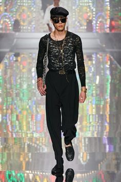 Dolce Gabbana 2022, Black And White Tights, 1990s Men, Vintage Mini Dresses, Fashion Male, Menswear Fashion Show, Spring Summer 2022, Menswear Fashion, Menswear Collection