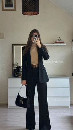 Business Wear Women Aesthetic, Professional Outfits Women Classy Skirts, Womens Formal Office Wear, Lawyer Business Casual, Professional Lawyer Outfits, Outfits For A Interview, Aesthetic Business Woman Outfit, Outfit Ideas For Sixth Form, Corporate Attire Women Aesthetic