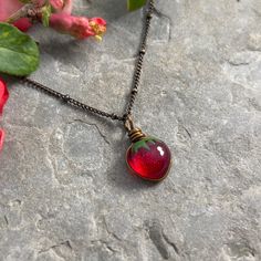 Red Nature-inspired Jewelry For Gifts, Adjustable Red Nature-inspired Jewelry, Handmade Red Nature-inspired Necklace, Handmade Charming Adjustable Necklaces, Handmade Adjustable Charming Necklaces, Handmade Adjustable Charming Necklace, Collares Dark, Translucent Art, Glass Strawberries