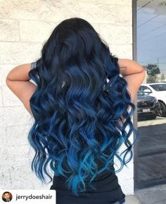 Light Blue Ombre Hair, Blue And Black Hair, Winter Hair Color Trends, Ombre Hair Color Ideas, Blue Ombre Hair, Cute Hair Colors, Ombré Hair, Winter Hair Color