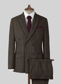 Do you want to elevate the way you look and create outfits that fit to perfection, then opt for our Haberdasher Brown Tweed Double Breasted Suit. Crafted from wool, the suit features a classic herringbone weave, whereas the tweed-inspired fabric combines with contemporary tailoring that is ideal for when you want to lo English Suit, 50s Suit, Brown Tweed Suit, Grey Tweed Suit, Herringbone Tweed Jacket, White Linen Suit, Green Velvet Jacket, Peaky Blinders Suit, Suit Brown