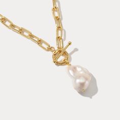 A timeless accessory for any wardrobe, this exquisite Pearl Hollow Chain Necklace is crafted from the finest 18K gold for timeless elegance. The fine pearl detailing and exquisite hollow chain design creates a sophisticated and exclusive look, making a standout addition to your collection of premium jewelry. DETAILS Plating: 18K Gold Materials: 18K Gold on Brass, Freshwater Pearl Measurements: Length:  16.54 "(42cm) Pendant Size: 0.79''*1.18''(2cm*3cm) Weight:  31.40 g Note: It will be in stock Diamond Star Necklace, Star And Moon Necklace, Premium Jewelry, Pearl Bridal Jewelry, Diamond Evil Eye, Jewelry Details, Lucky Bracelet, Golden Necklace, Evil Eye Earrings