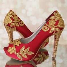 There is nothing more exquisite that this glitter gold red open toe pumps. The perfect bridal shoe this season. #Frugal2Fab Bridal Sandals Heels, Dream Wedding Shoes, Bridal Footwear, Indian Wedding Shoes, Peep Toe Wedding Shoes, Best Bridal Shoes, Wedding Shoes High Heels, Red Wedding Shoes, Custom Wedding Shoes