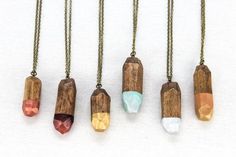 Voz Deco Wood Crystals par vozcollective sur Etsy, $32.00 Crystal Horn, Driftwood Jewelry, Horn Pendant Necklace, Diy Collier, Crystal Pendants, Horn Pendant, Moon Pendant Necklace, Swarovski Necklace, Rhinestone Designs