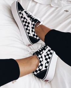 •This is a remodel of my other book Brothers Best Friend • One of yo… #fanfiction #Fanfiction #amreading #books #wattpad Tenis Vans, Skor Sneakers, Shoes Illustration, Vans Black And White, Winter Mode, Sneakers Mode, Shoe Inspo, Combat Boot