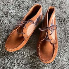 Never Worn Minnetonka Moccasins. Ask Questions Below. Western Moccasins With Rubber Sole For Fall, Leather Sole Lace-up Moccasins For Fall, Western Style Closed Toe Moccasins For Fall, Lace-up Leather Sole Moccasins For Fall, Lace-up Moccasins With Leather Sole For Fall, Fall Lace-up Moccasins With Rubber Sole, Fall Western Closed Toe Moccasins, Lace-up Moccasins With Stitched Sole For Fall, Fall Lace-up Moccasins With Leather Sole