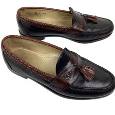 Allen Edmonds Maxfield Black Brown Tassel Loafer Style #47712 Features: * Leather Lining, Footbed, And Outsole * Woven Leather Detailing Around Collar * Leather Upper And Outsole * Rubber Heel Plate * Dual Tassel On The Vamp Size: Mens 9.5 E Color: Black, Brown Fabric: Leather Upper And Outsole Condition: Excellent Pre-Owned Appr Msmts Plz 11.5” Long X 4” Wide X 4” High Smoke Free/Pet Free Home Bundle & Save 7975 @ New To Poshmark? Use My Code: Ritashops4u To Receive $10 Off Your First Purchase! Allen Edmonds Shoes, Loafer Style, Leather Detailing, Allen Edmonds, Loafers Style, Tassel Loafers, Brown Fabric, The Vamps, Rubber Heels