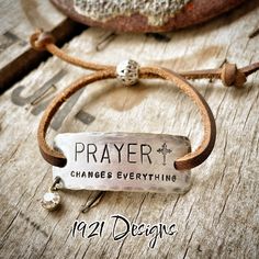 a bracelet that says prayer change everything