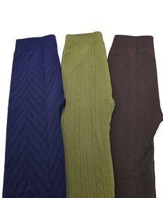 Ladies Fleece Lined Textured Ultra Soft Winter Leggings. -KEEPS YOU WARM: Fleece lining keeps you luxuriously warm down to your ankles. -COMFORTABLE: Leggings have a covered waistband for all day comfort with a personal fit. -GREAT FEEL: Outside has smooth textured feel to the touch and Inside legging has premium plush fleece lining. -USE - Suitable for outdoor activities, shopping, running errands, dancing, yoga, running, exercise, fitness,  horseback riding, boxing, work, traveling any type of Mode Des Leggings, Warm Tights, Leggings Mode, Everyday Leggings, Warm Leggings, Fashion Leggings, Fleece Leggings, Winter Leggings, Warm Down