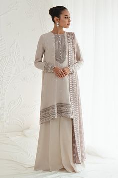 Classic Embellished Grey Pakistani Salwar Kameez Dupatta is a stunning dress to wear on a festive occasion emblazoned with Threadwork, Tilla, and Dabka. Pakistani Salwar, Raw Silk Fabric, Pakistani Salwar Kameez, Suit Fabric, Indian Fashion Dresses, Pakistani Outfits, How To Dye Fabric, Embellished Dress, Embroidered Silk