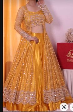 Haldi Yellow Dress, Yellow Choli Design, Haldi Outfit From Scratch, Yellow Combination Color Dress, Yellow Outfit Indian, Haldi Sharara, Yellow Lehenga Color Combos, Haldi Clothes, Haldi Sarees