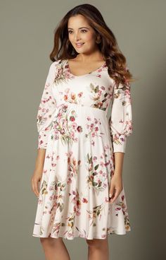 Chic and feminine, our Pixie Maternity Dress in Petal Pink Floral is so flattering to wear. Designed in a lightweight premium silky jersey, this knee length maternity dress skims over your curves leaving you with the most elegant silhouette. Subtle puff sleeves finish at the elbow for that final stylish touch. Fit-and-flare silhouette Empire line defines the waist Cuffed puff sleeves Blissfully soft stretch jersey Flattering v-neckline Floaty skater skirt Effortless slip-on style Fully lined Per Pink Floral Dress Outfit, Christmas Maxi Dress, Floral Dress Outfit, Rose Tiffany, Pregnant Party Dress, Floral Dress Fashion, Dress Outfits Party, Floral Dress Outfits, Cold Shoulder Shift Dress