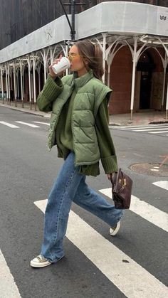 Cool Girl Autumn Outfits, Cool Girl Fall Outfits, Nyc Fall Outfits 2023, Gen Z Winter Fashion, Autumn Fits 2023, Cool Girl Winter Outfits, Scandinavian Autumn Fashion, Casual Autumn Outfits 2023, Fall Boston Outfit