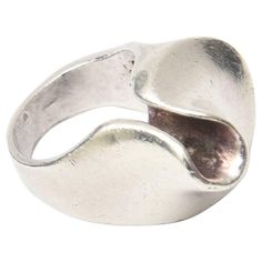 Sterling Silver Hallmarked Sculptural Modernist Ring 1 Silver Clay Ring, Sculptural Ring, Ring Inspiration, Sculptural Jewelry, Silver Clay, Modernist Ring, Unusual Rings, Art Clay, Sterling Silver Cuff Bracelet